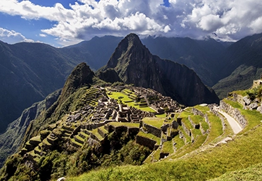 Machu Picchu tours full day experience train view